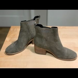 Tom’s Esme Olive Suede booties